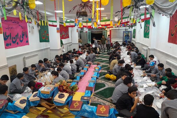 محفل انس با قرآن کریم در دبیرستان تهرانی باقرشهر