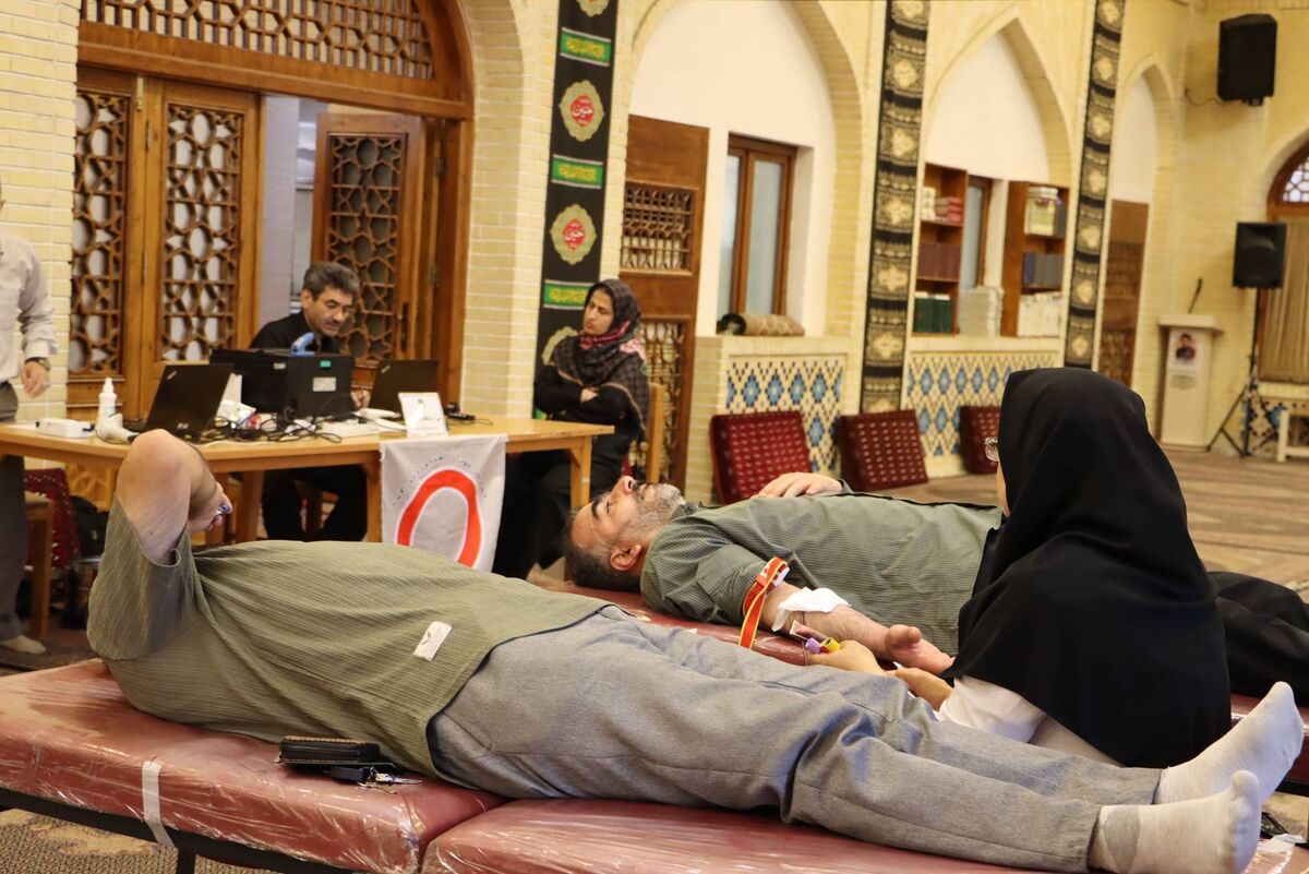 جاماندگان آیین وداع با رهبر شهید، با اهدای خون در گرگان به بیماران زندگی بخشیدند