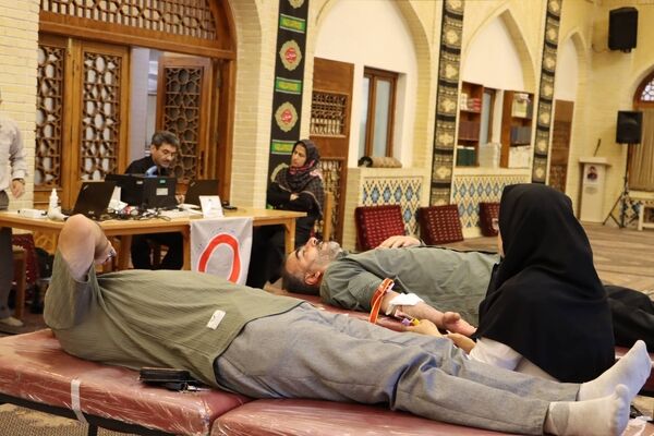 جاماندگان آیین وداع با رهبر شهید، با اهدای خون در گرگان به بیماران زندگی بخشیدند