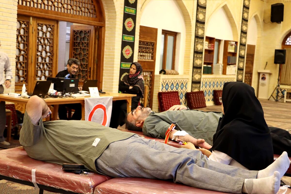 جاماندگان آیین وداع با رهبر شهید، با اهدای خون در گرگان به بیماران زندگی بخشیدند