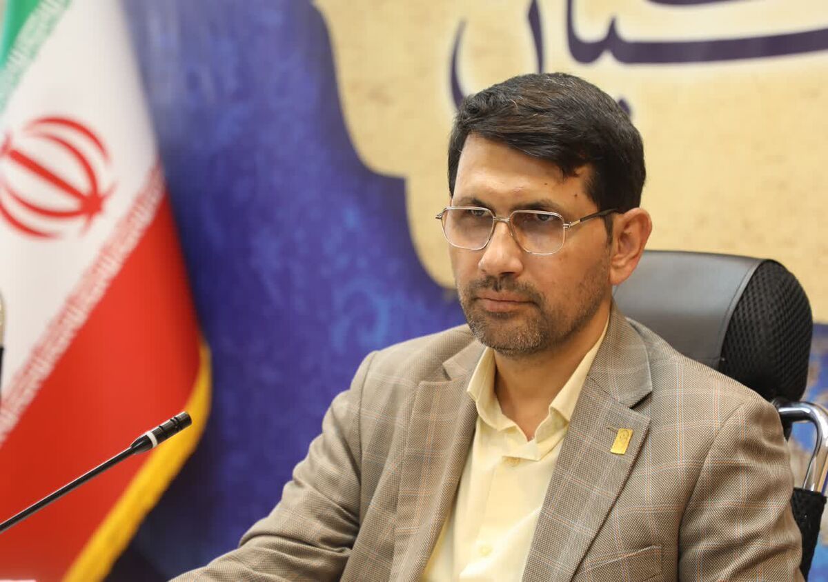 اهدای کلام الله مجید از سوی دفتر رهبر معظم انقلاب اسلامی (مدظله العالی) به نو دانشجو معلمان