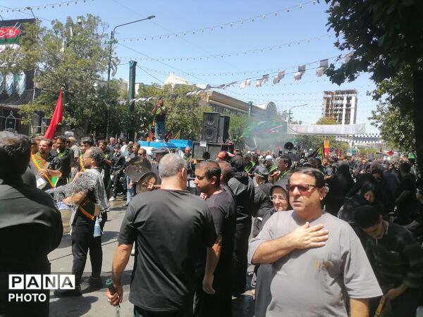 مشهد در سوگ امام رضا (ع) 