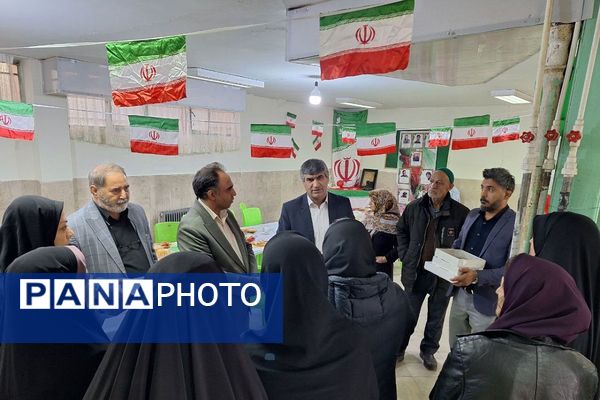  آیین افتتاح جشنواره ماها و ایران‌مون در دبیرستان خدیجه کبری پردیس 