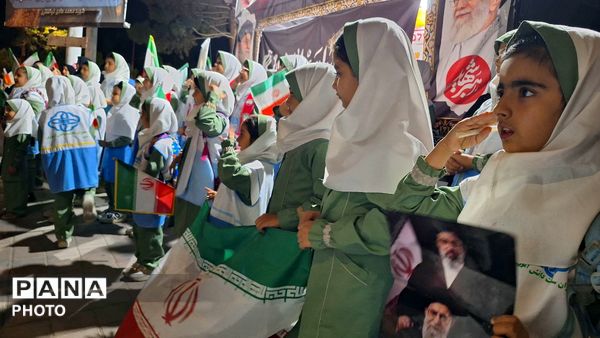 سفیران سلامت ناحیه شش در میدان دانشجو گرد هم آمدند