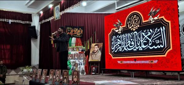 استقبال از شهید گمنام با حضور خانواده شهدا در دبیرستان برازنده مقدم یک