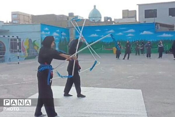 جشن استعداد و هویت ‌یابی ، هر دانش آموز یک مهارت  در دبیرستان دخترانه نجمه صدری  