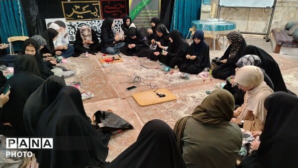 محفل هنری نوجوانان در رواق معصومانه حرم کریمه اهل بیت(س)