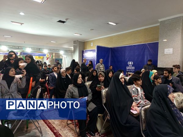 قاب‌های دانش‌آموزی در نمایشگاه قرآن و عترت مصلی تبریز