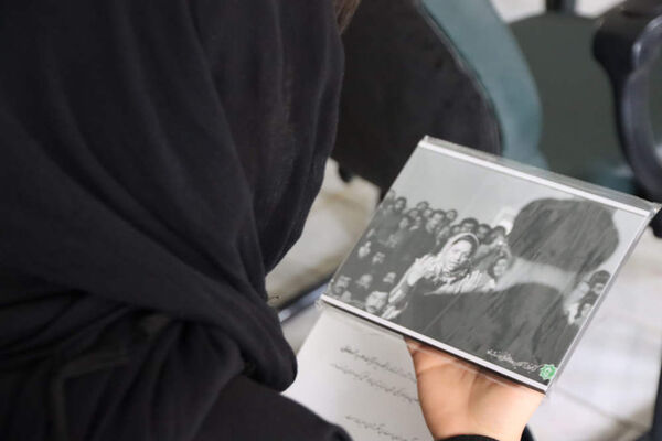 دانش آموزان اسلامشهری هنرستان شهدای واوان میزبان مراسم افتتاحیه نمایشگاه پوستر "پدر طالقانی"
