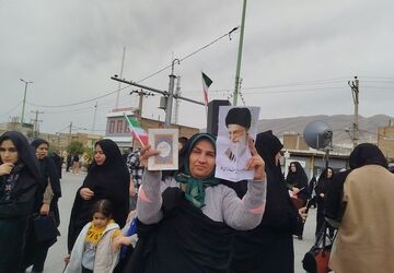 طنین الله اکبر در راهپیمایی ۲۲ بهمن مردم شهرستان پلدختر 