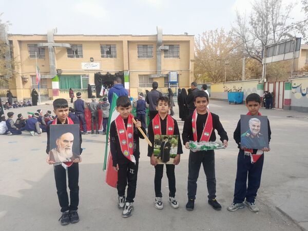 زنگ استکبار ستیزی در مدارس رضویه