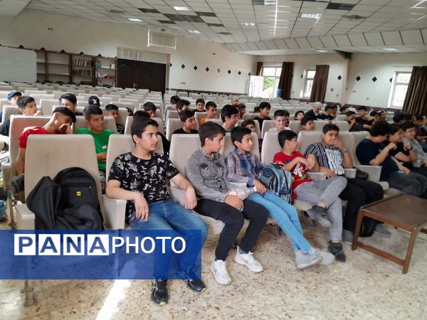 روزی پرانرژی برای پسران ناحیه یک زنجان و منطقه ایجرود در اردوی دانش‌آموزی یک‌روزه