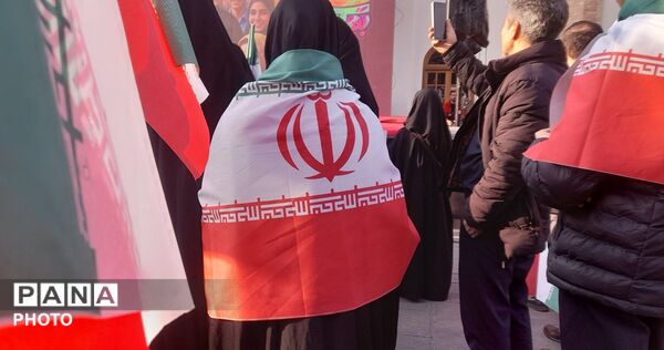 بیعت نوجوانان با رهبر انقلاب در تهران