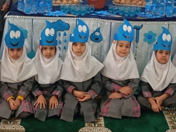 جشن آب در دبستان دخترانه نرجس یک 