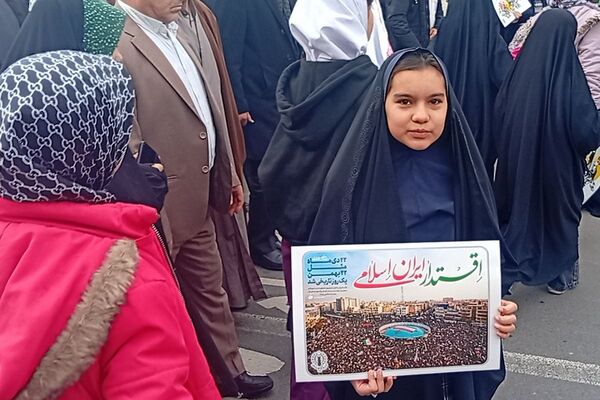 راهپیمایی باشکوه مردم قیامدشت در حمایت از آرمان‌های انقلاب