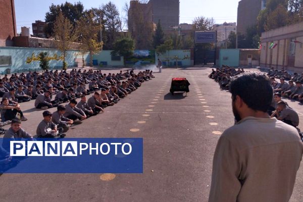 تجدید میثاق نسل نوجوان با آرمان‌های شهدا در مراسم تشییع شهید گمنام ورامین