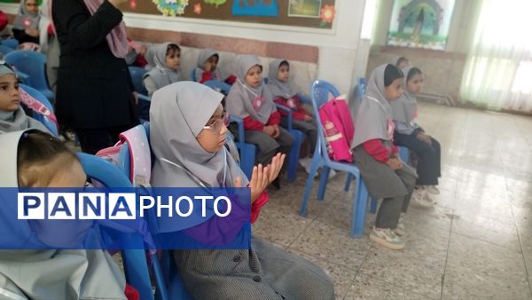 جشن شکوفه ها در دبستان نیایش 