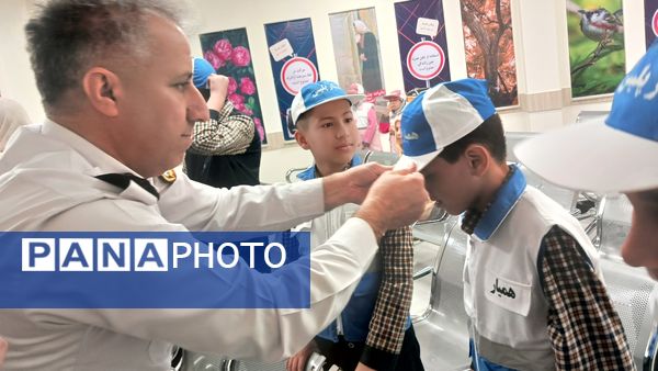 جمعی از دانش‌آموزان استان البرز به عنوان همیار پلیس انتخاب شدند