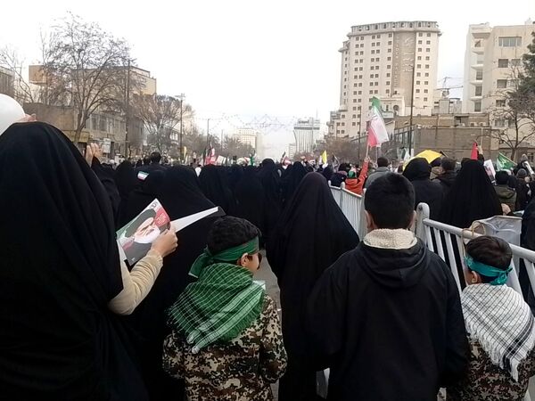 مشهد الرضا شاهد غوغا مردم در راهپیمایی ۲۲ بهمن شد