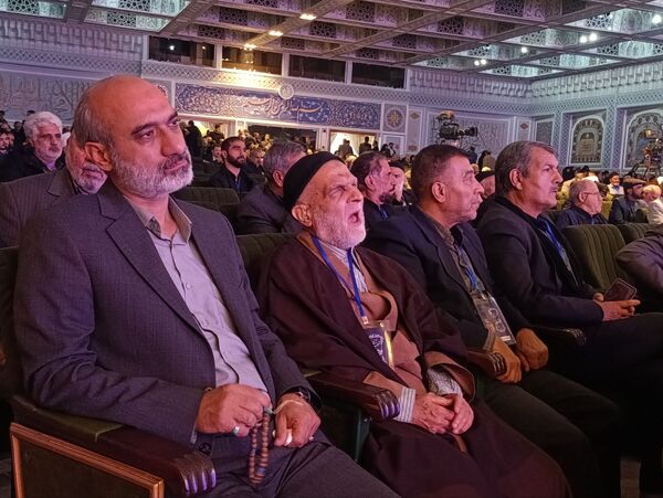 شب شعر آیینی پیرغلامان حسینی برگزار شد