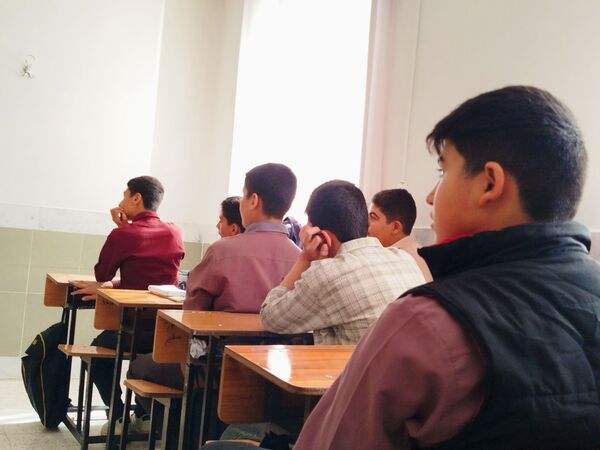 هدایت تحصیلی دانش‌آموزان در دبیرستان میثاق 