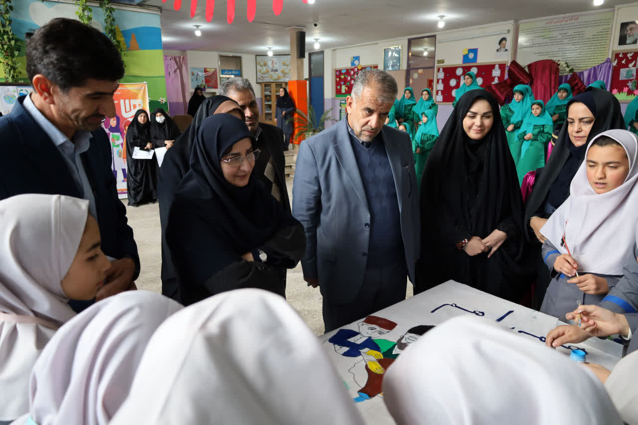 بازدید معاون آموزش ابتدایی وزیر آموزش‌وپرورش از دبستان ابتدایی دخترانه ام‌البنین ارومیه