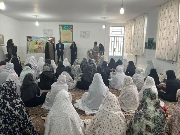 آیین تجلیل از برگزیدگان مسابقات قرآنی، فرهنگی و هنری در خاتم