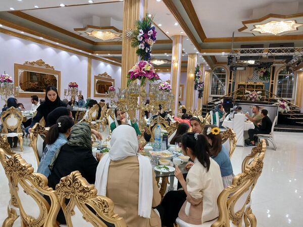 برگزار ضیافت افطاری ویژه دانش آموزان آموزشگاه استثنایی تاج الملوک ثلاث شهرستان ملارد 