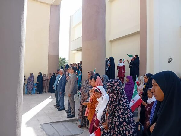 جشن پیروزی انقلاب در فین