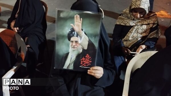 حضور دانش آموزان انقلابی در میدان بسیج شهر دلیجان