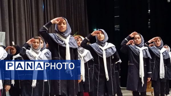 یلدای مادرانه با حضور مادران و دانش آموزان در فرهنگسرای سیمرغ