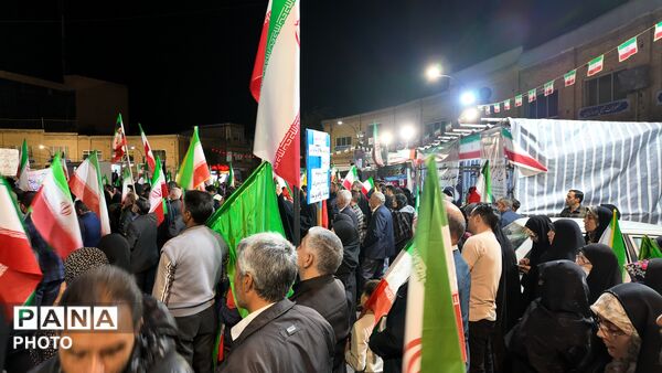شب پرچم‌ها و فریادها؛ تجلی احساس ملی در خیابان‌ها