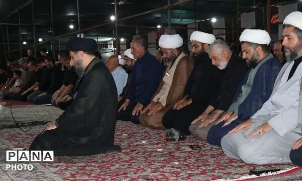 همدلی مسئولان و خادمان در خدمت به زائران رهبر شهید
