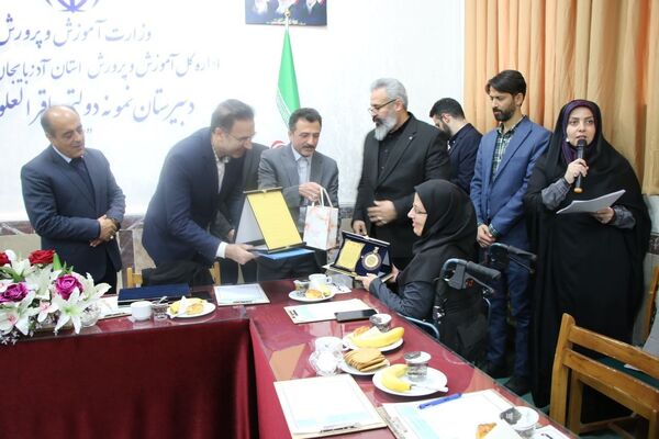 مراسم تجلیل از فعالان و مقام‌آوران عرصه پژوهش و تحقیقات ناحیه یک تبریز