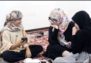 ثبت واکنش مردم اسلامشهر به پیام صوتی رهبر شهید