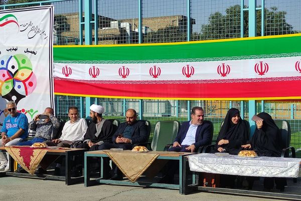 افتتاحیه المپیاد ورزشی درون مدرسه ای در دبیرستان شاهد علامه طباطبایی ناحیه دو شهرری 
