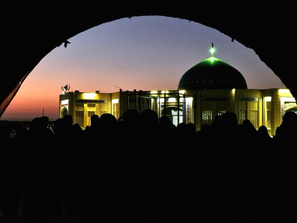 قدم بر خاک عشق