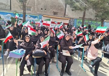 برگزاری «جشن جوانه‌ها» ویژه دانش‌آموزان هفتمی دبیرستان حضرت مریم (س) شهرک وحدت 