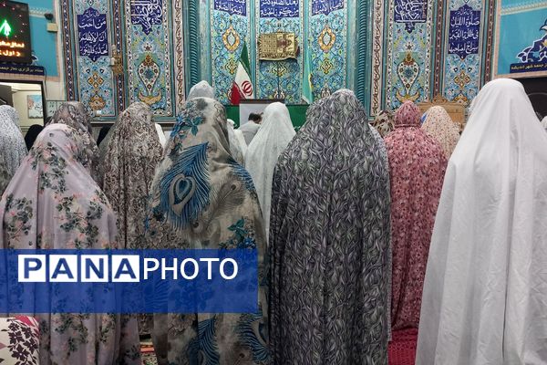 مراسم معنوی اعتکاف دانش‌آموزی دختران دبیرستان ارمغان