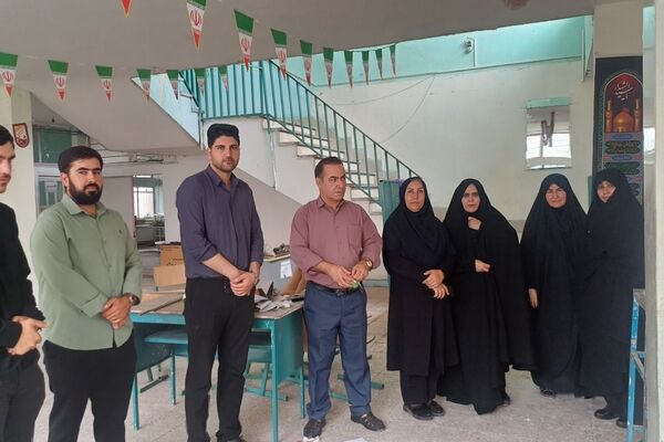 بازدید فرمانده سپاه پاسداران کوهدشت ازاجرای طرح شهید عجمیان در مدرسه معرفت شهرستان کوهدشت