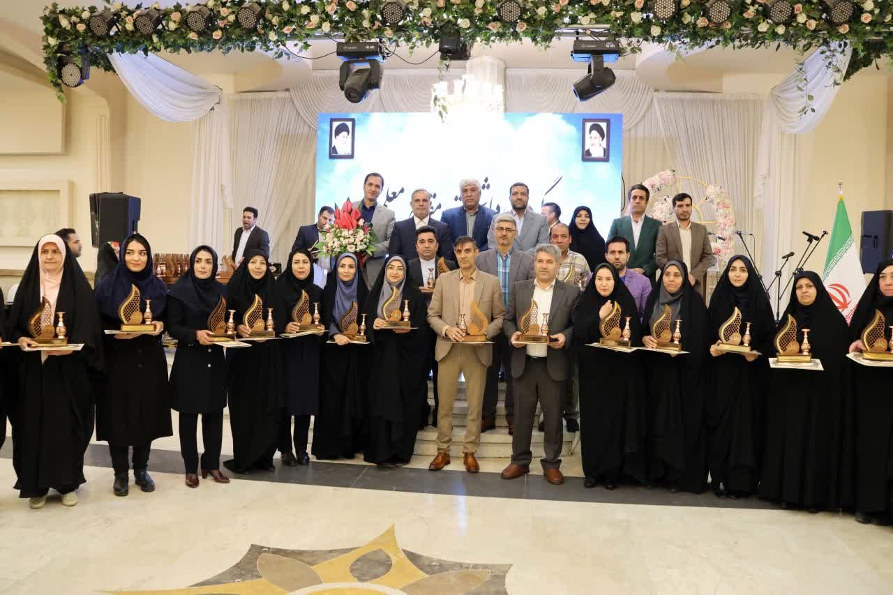 برگزاری مراسم گرامیداشت مقام معلم در بهارستان‌دو