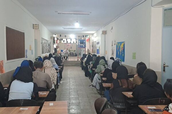 جلسه توجیهی هدایت تحصیلی با حضور مشاورین تحصیلی در دبیرستان فرزانگان شهرستان قدس