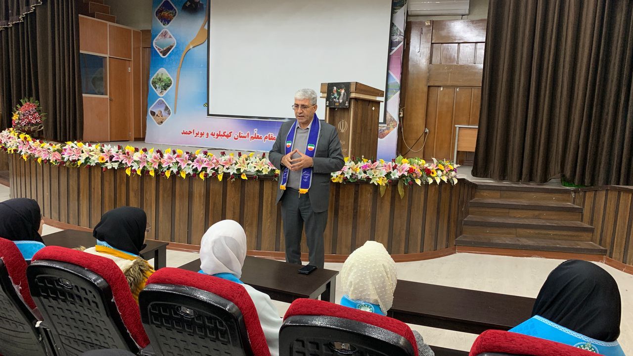 سفر دانش‌آموزان عمره‌گزار با سلامت کامل و پیگیری دقیق عوامل کاروان انجام می‌شود