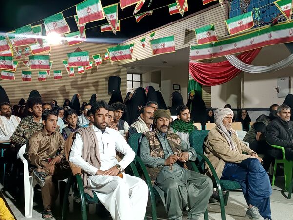 برگزاری جشن دهه فجر در مدرسه راهیان ولایت بشاگرد