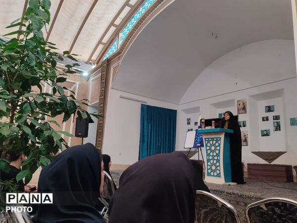 آغاز به کار انجمن تخصصی شعر و ادب دانش آموزی یزد