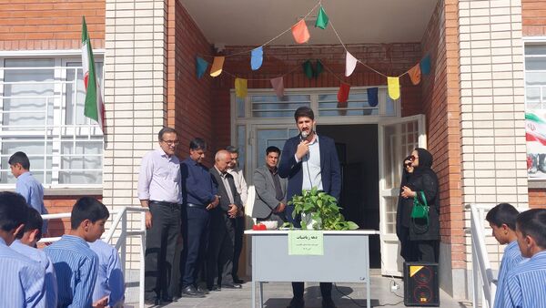 مدرسه نمونه مرحوم طاووسی خلیل آباد رنگ و بوی ریاضی گرفت