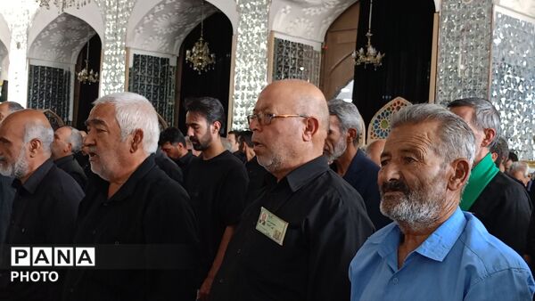 اقامه نماز ظهر عاشورا در کاشمر