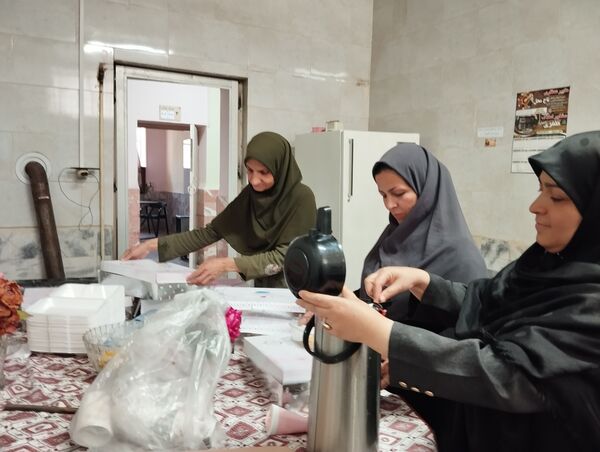 تجلیل از معلمان نمونه در مدرسه تقوا مشهد