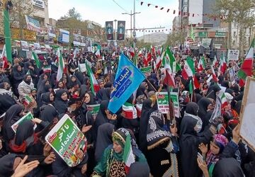 گردهمایی بانوان قهرمان خرم‌آبادی؛ تجلی وفاداری به رهبری