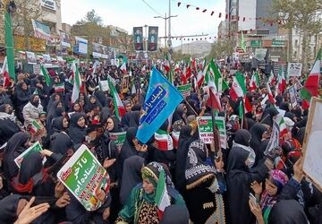 گردهمایی بانوان قهرمان خرم‌آبادی؛ تجلی وفاداری به رهبری